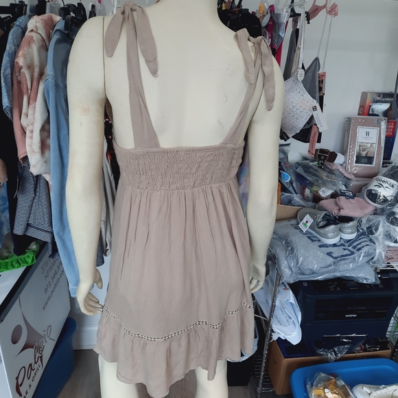 Jessica Simpson Flowy Embroidered Beige Medium Summer Dress NEW - Picture 10 of 14